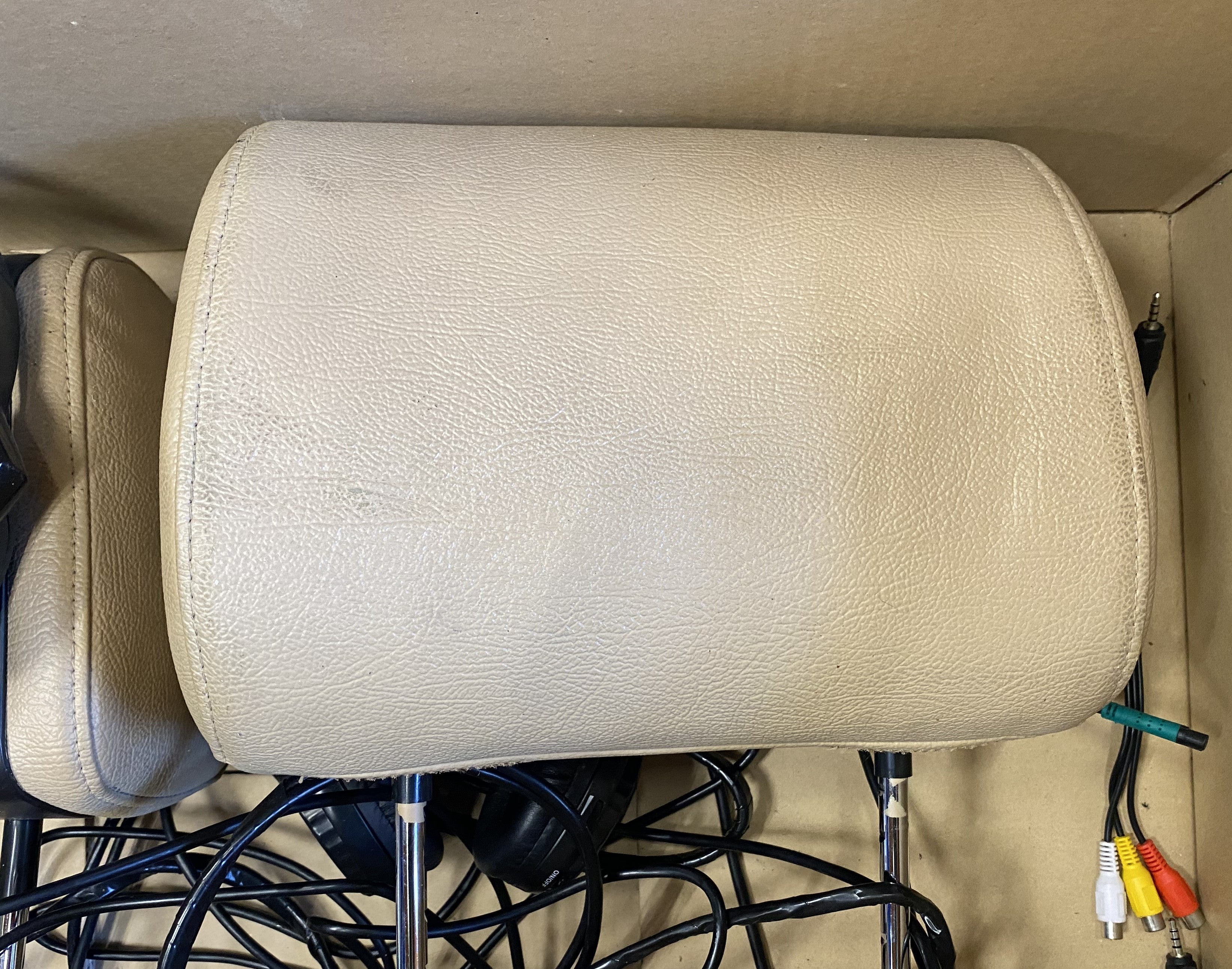 2 Pack Audiovox Avxmtghr1da 7 Widescreen Headrest Monitor Dvd